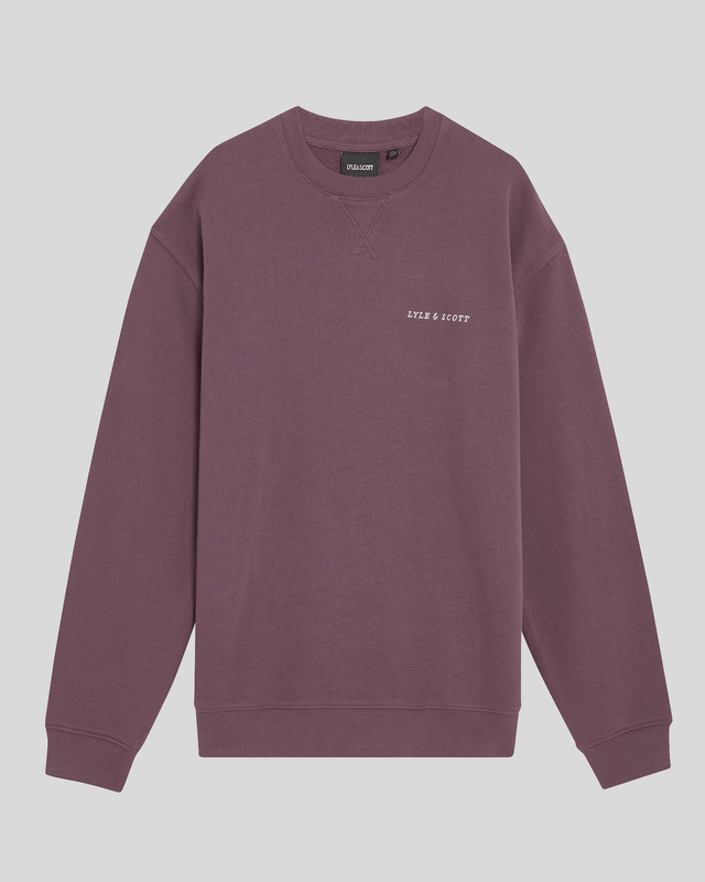 Homme portant un sweat-shirt en molleton Script Brushback, couleur marron foncé