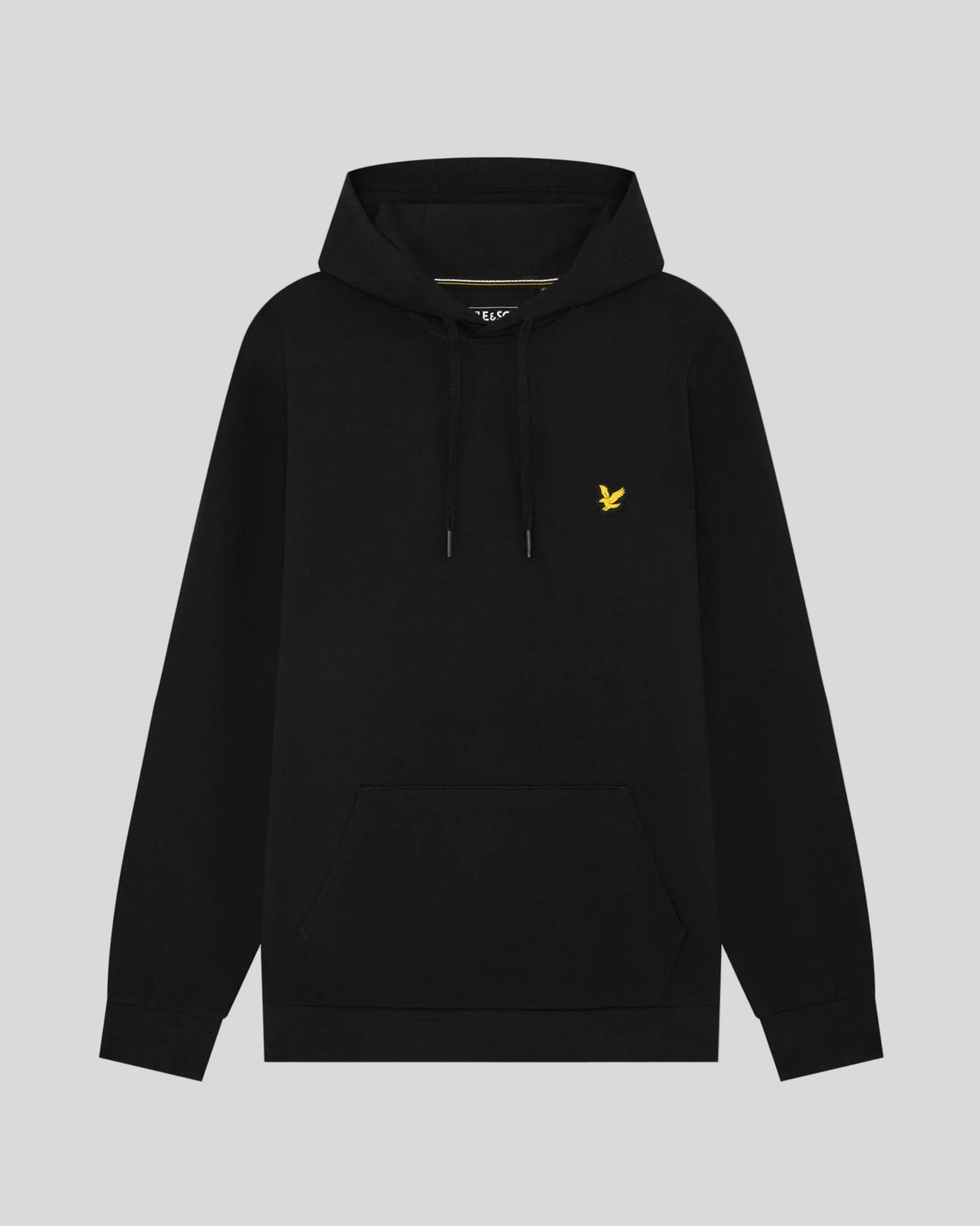 Homme portant un sweat à capuche léger de sport, couleur noir de jais