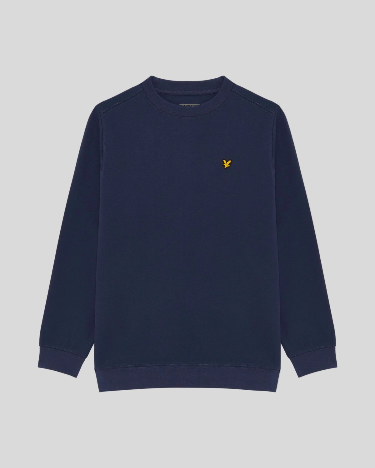 Homme portant un sweat-shirt léger de sport bleu nuit