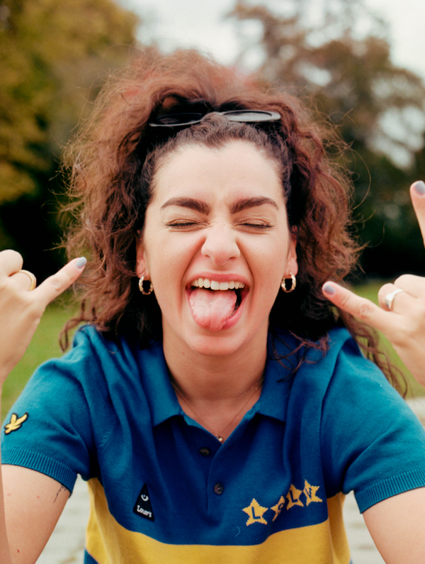 LYLE & SCOTT THIS FAN GIRL